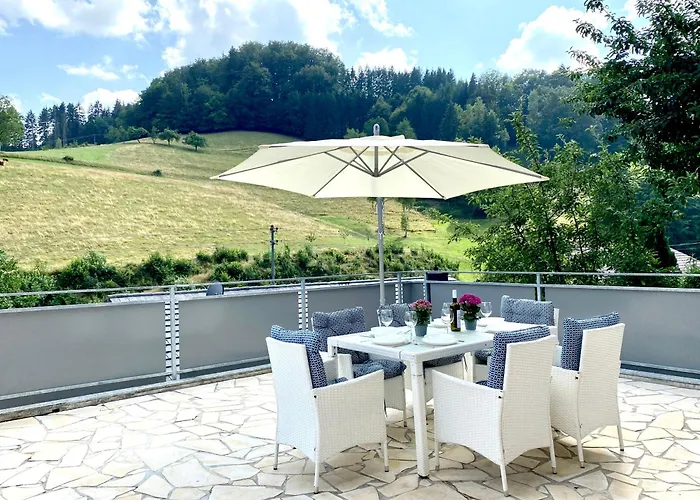 *schwarzwald-apartment 1° * アパート エルツァッハ